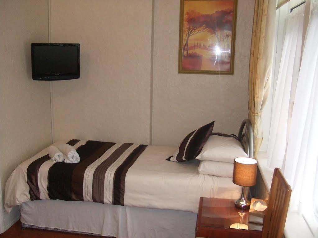 Blueshutters Hotel Poole Bagian luar foto