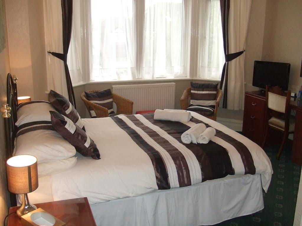 Blueshutters Hotel Poole Bagian luar foto